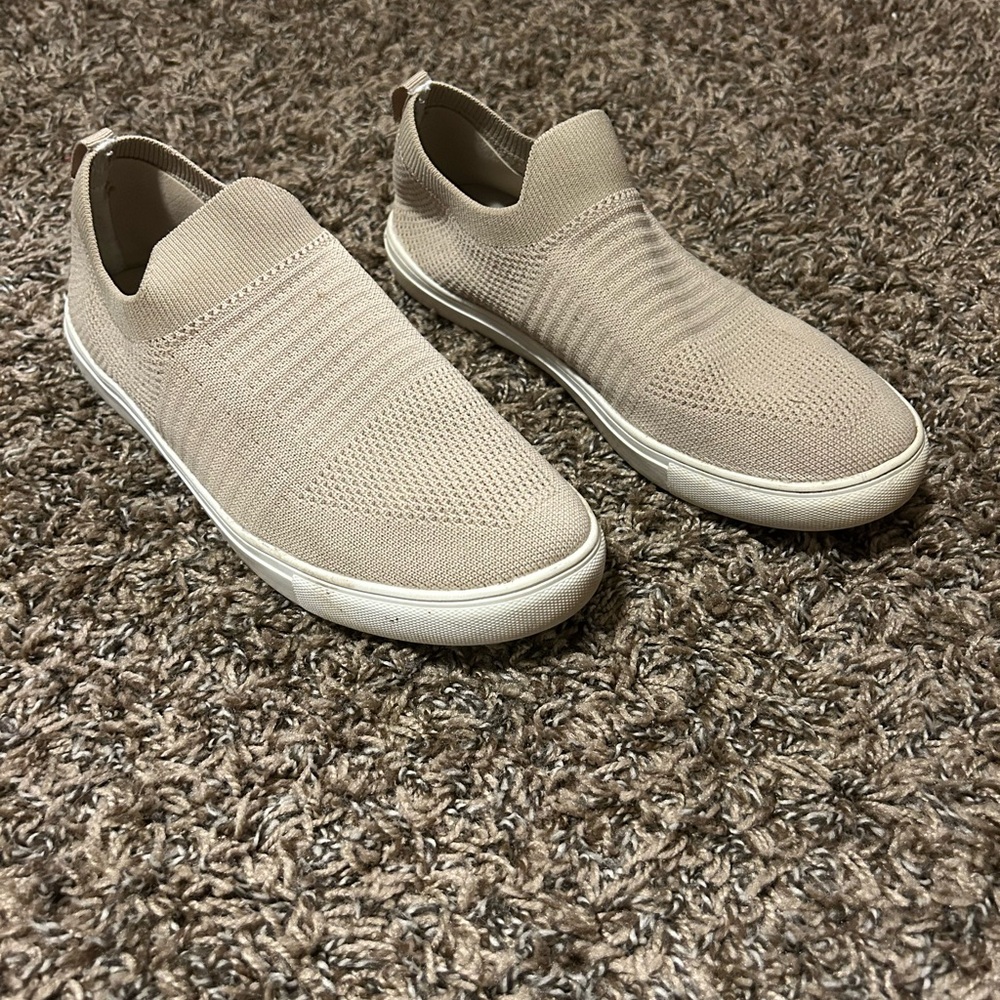 Women’s slip on shoes